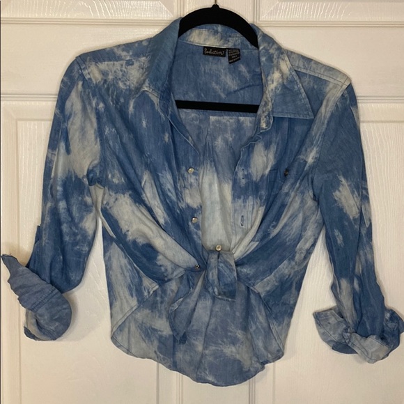 🌺 4 for $25 Blue Tie-dye Top - Picture 2 of 5